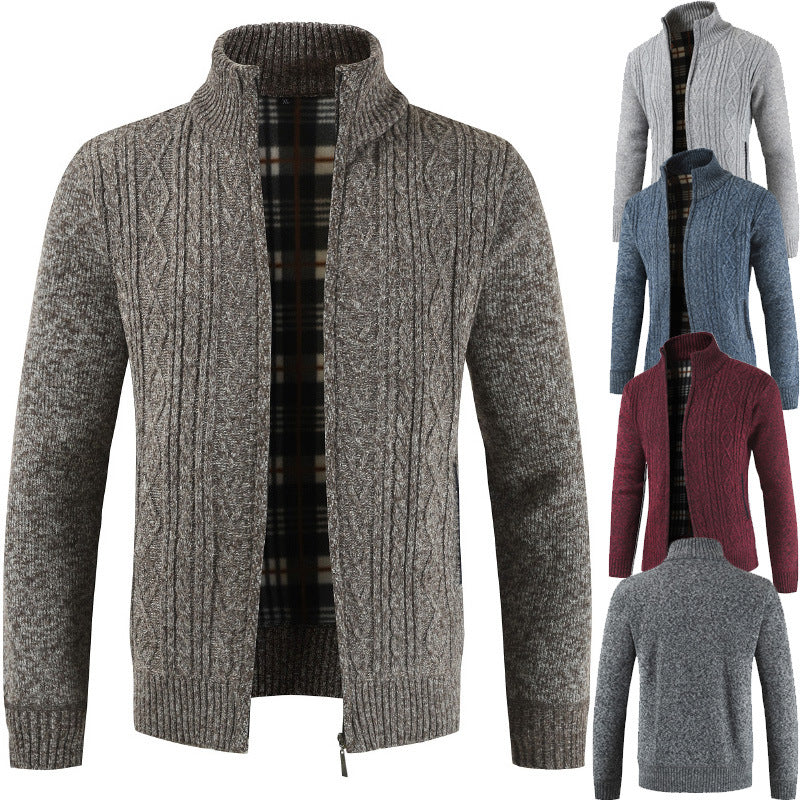 Herren Strickjacke mit Stehkragen und modernem Zopfmuster EB
