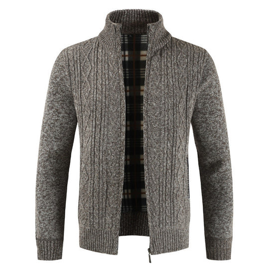 Herren Strickjacke mit Stehkragen und modernem Zopfmuster EB