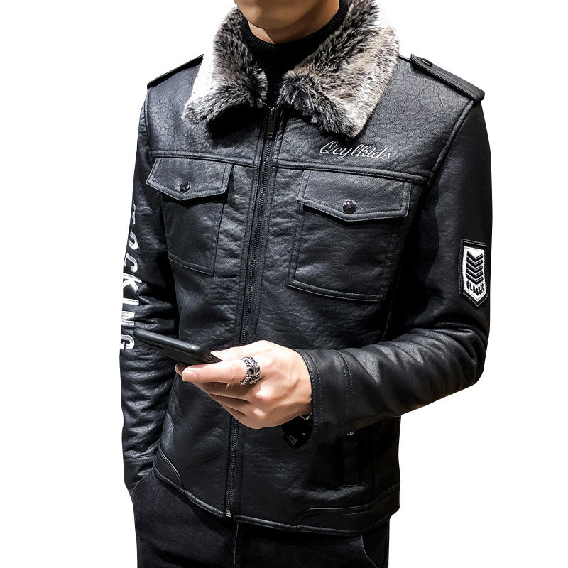 Herren Biker-Lederjacke mit Kunstfellkragen und militärischen Abzeichen EB