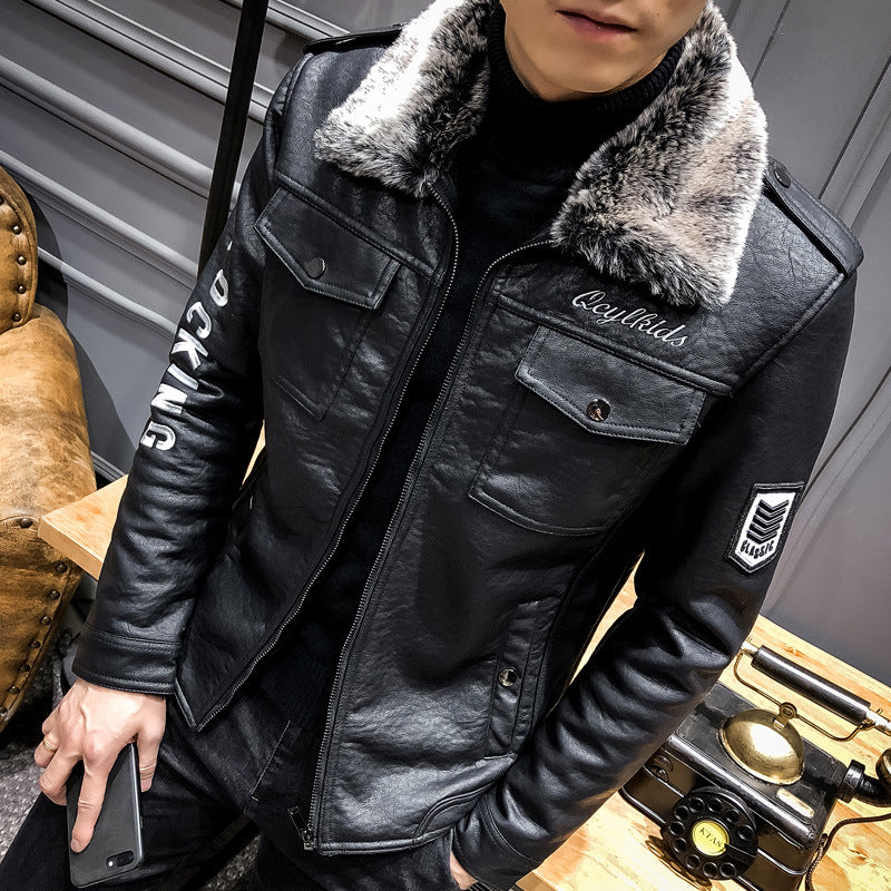 Herren Biker-Lederjacke mit Kunstfellkragen und militärischen Abzeichen EB