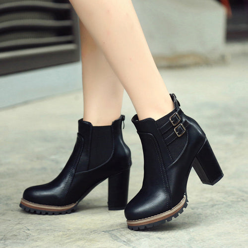 Damen Stiefeletten mit robustem Profil und modischen Schnallen EB