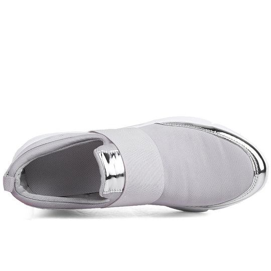 Damen modische Slip-On Sneakers mit atmungsaktiver Oberfläche und goldenen Akzenten EB