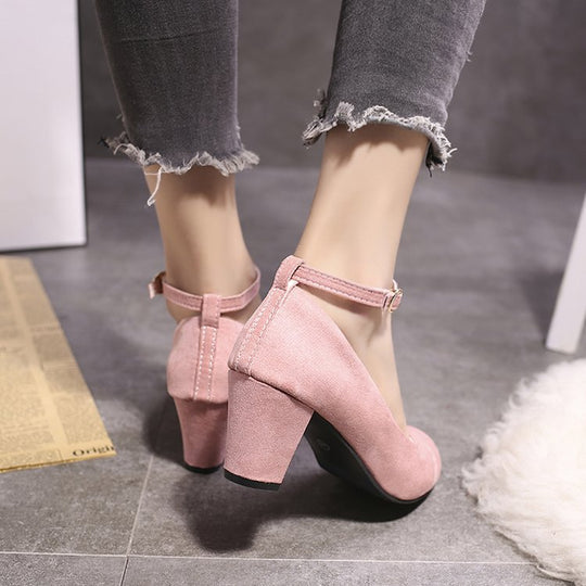 Damen elegante Pumps mit verstellbarem Riemen und komfortablem Blockabsatz EB
