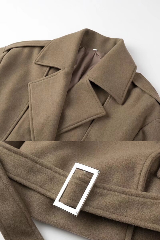 EB | Kragenbeltes Jacke