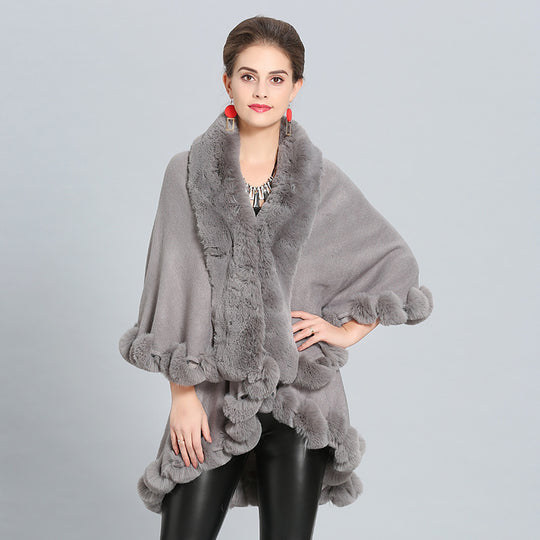 Damen Kapuzenponcho mit luxuriösem Fellkragen und eleganter Umrandung EB