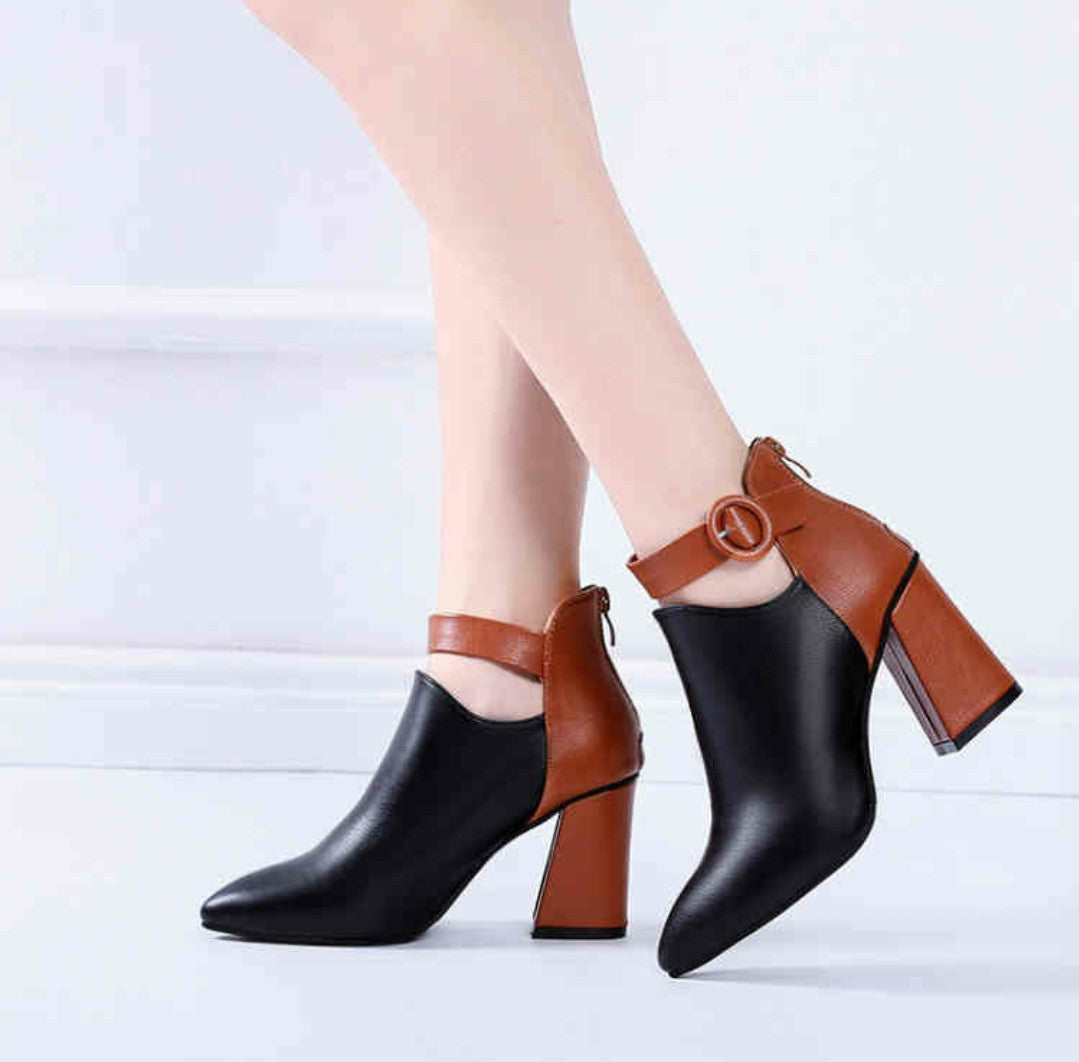 Damen elegante High-Heel Stiefeletten mit abnehmbarer Riemchenverzierung und komfortablem Absatz EB