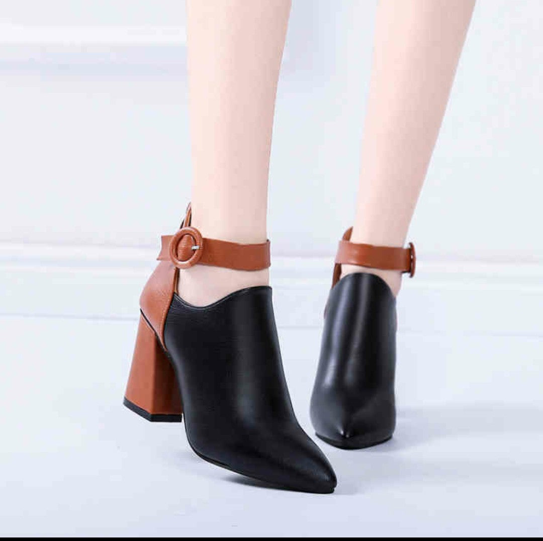 Damen elegante High-Heel Stiefeletten mit abnehmbarer Riemchenverzierung und komfortablem Absatz EB