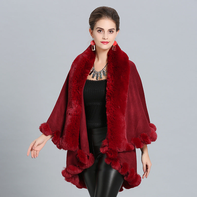 Damen Kapuzenponcho mit luxuriösem Fellkragen und eleganter Umrandung EB