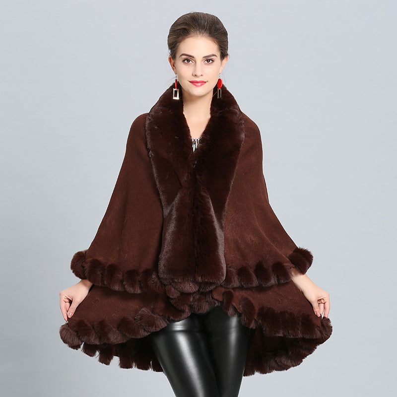 Damen Kapuzenponcho mit luxuriösem Fellkragen und eleganter Umrandung EB
