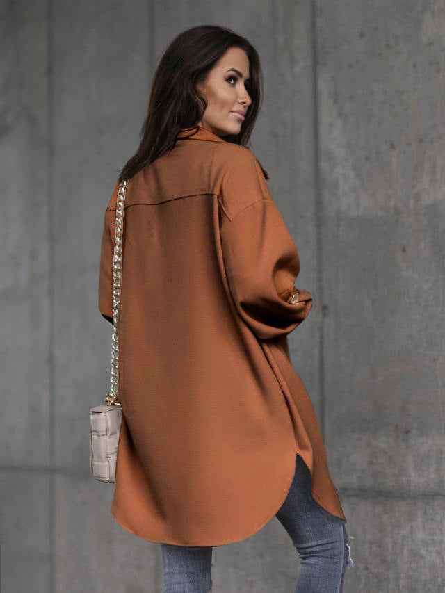 EB | Lange Hemdjacke mit Knöpfen, Wollkragen und Revers