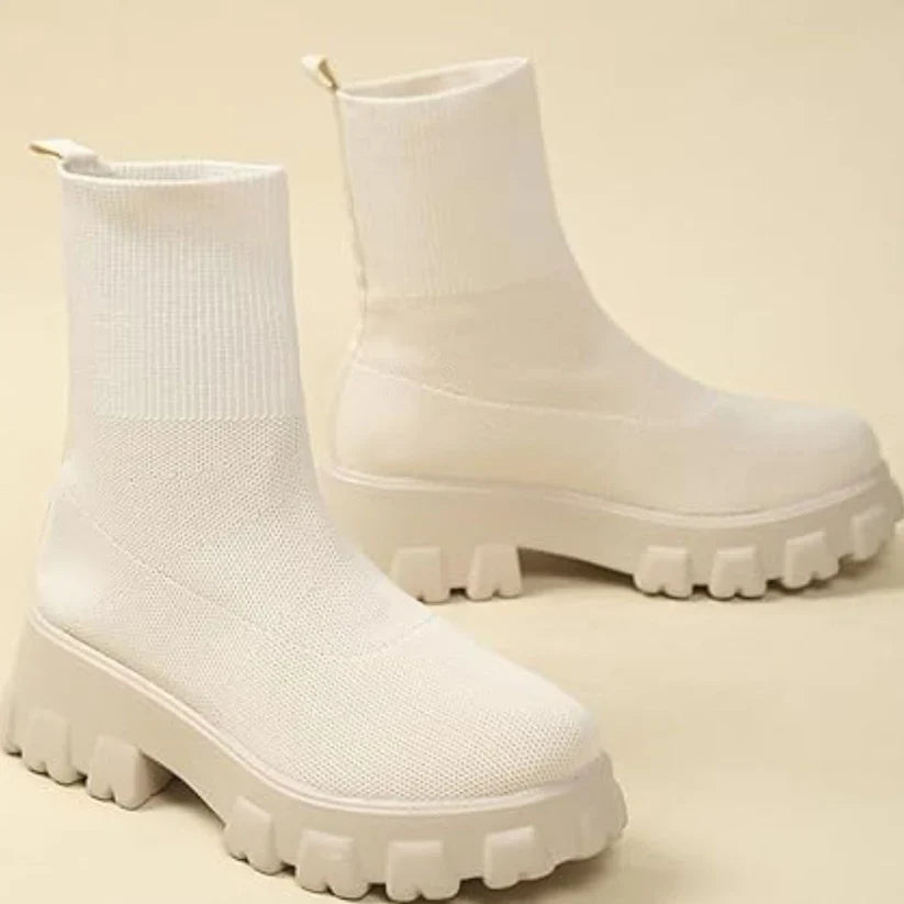 EB | Gestrickte Knöchelstiefeletten mit trendiger Sohle