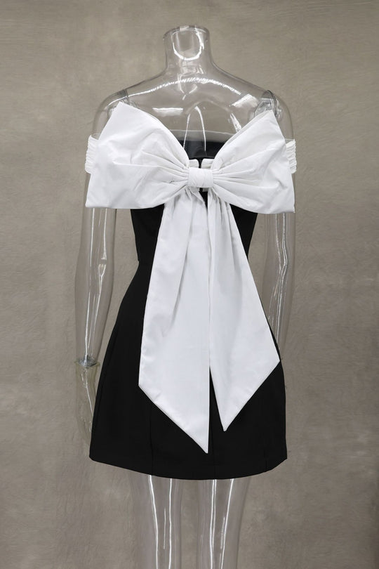 EB | Ein-Wort-Schulter schwarz-weißes Kleid mit kontrastierender Schleife