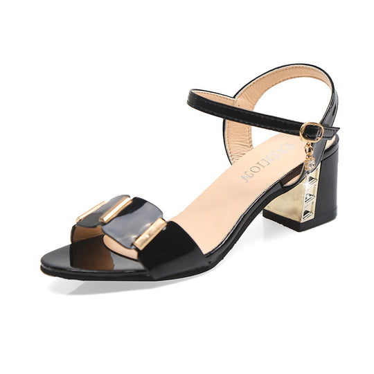 Damen elegante Riemchen-Sandalen mit glamourösem Blockabsatz und unverwechselbaren Details EB
