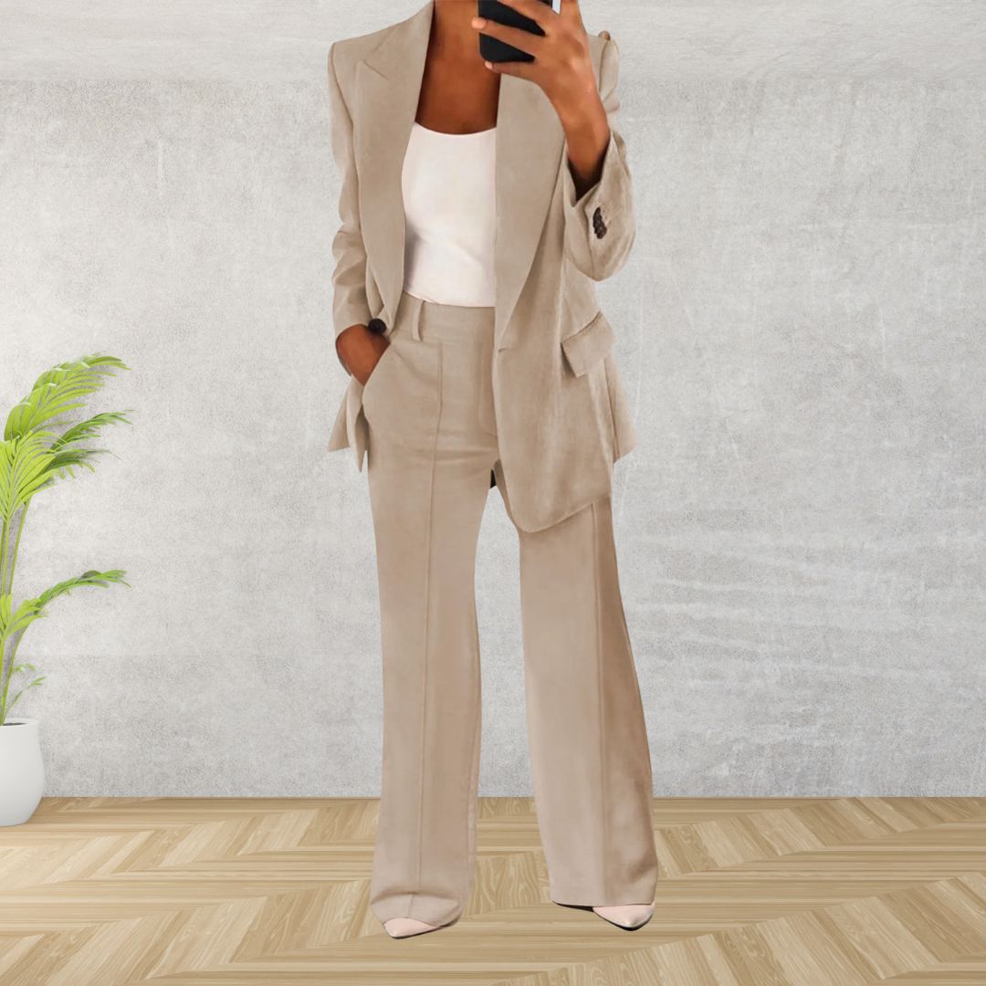 EB | Stilvolle Blazer- und Hosenanzug