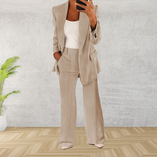 EB | Stilvolle Blazer- und Hosenanzug
