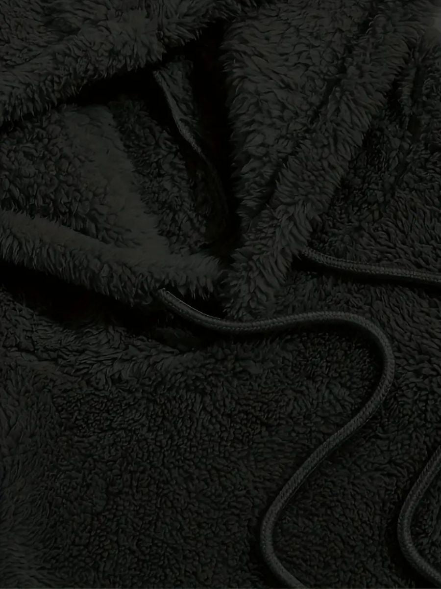 EB | Fluffy Hoodie und Shorts