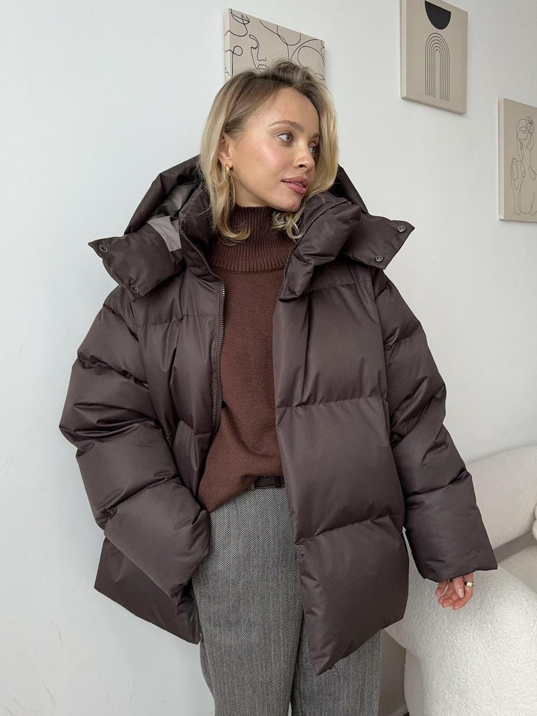 EB | Kurze, gepolsterte Kapuzenjacke für Frauen