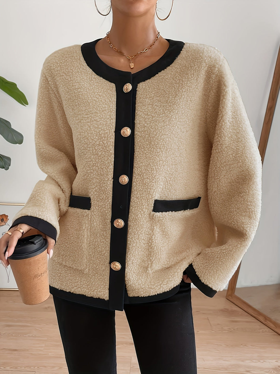 EB | Kurze Jacke mit Kontrastdetails Polyester Stilvoll und Komfortabel