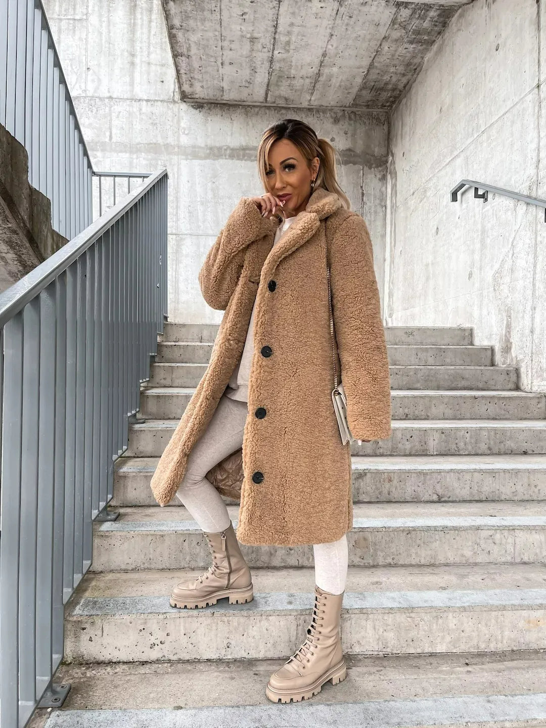EB | Fell-Trenchcoat - stilvolle lange Damenoberbekleidung