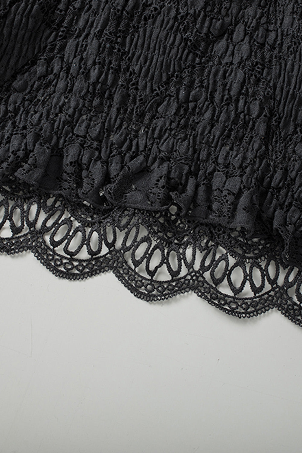 EB | V-Ausschnitt Spitze Cropped Cami