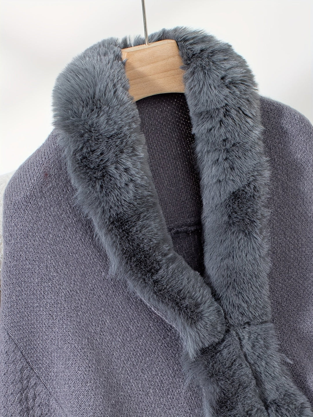 EB | Faux Fur Cardigan mit Schal Kragen Akryl Warm und Elegant