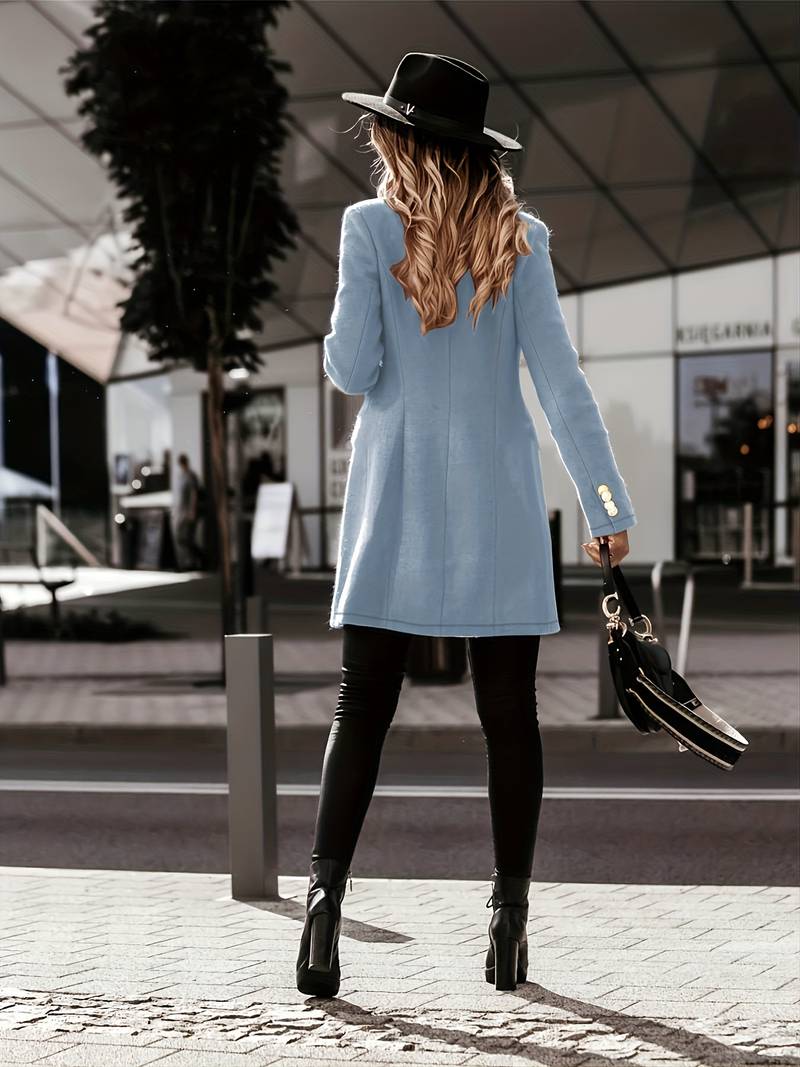 EB | Modisches und Minimalistisches Winterkleidungsstück