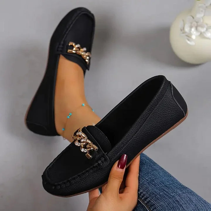 Slipper aus Leder mit klobigen Kettendetails EB EB