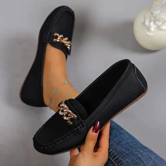 Slipper aus Leder mit klobigen Kettendetails EB EB