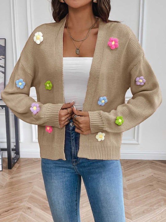 EB | Strickcardigan mit Blütendetails Offene Vorderseite Feminin und Stylisch