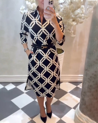 EB | Kleid mit Geometrischem Print und Seitlichem Schlitz