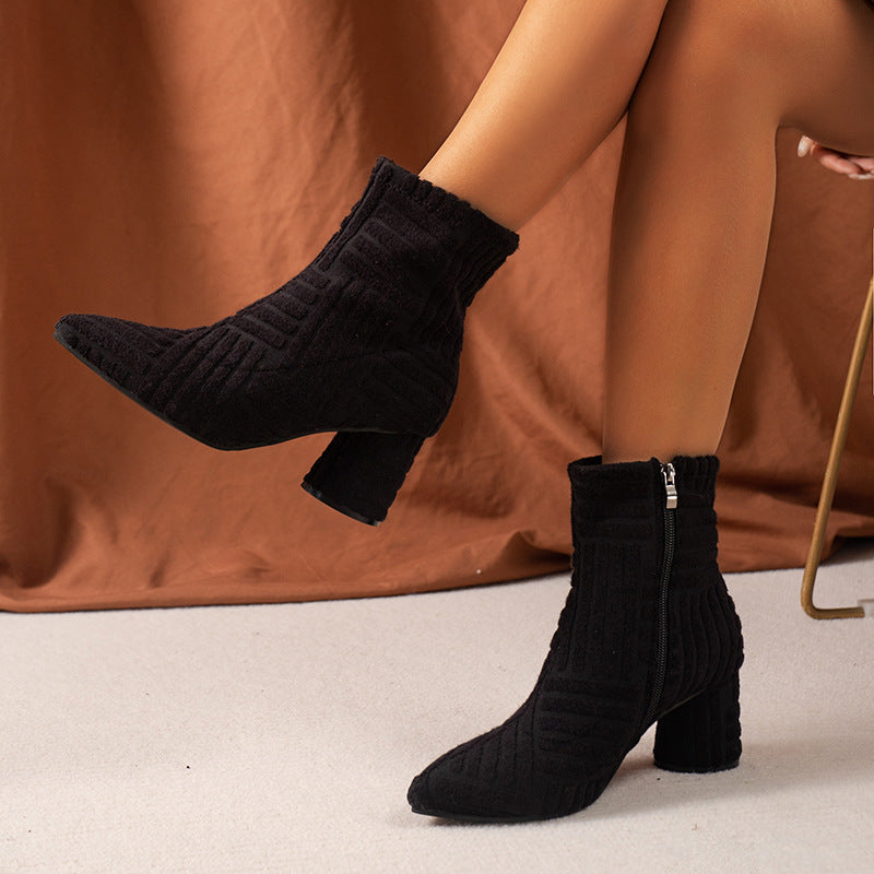 Zeitlose Damenstiefel mit Blockabsatz EB