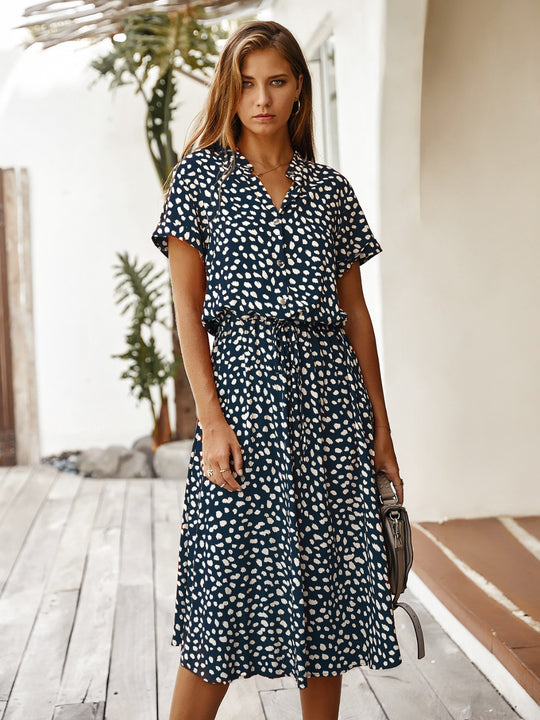 EB | Polka-Dot-Kleid mit V-Ausschnitt und Knöpfen