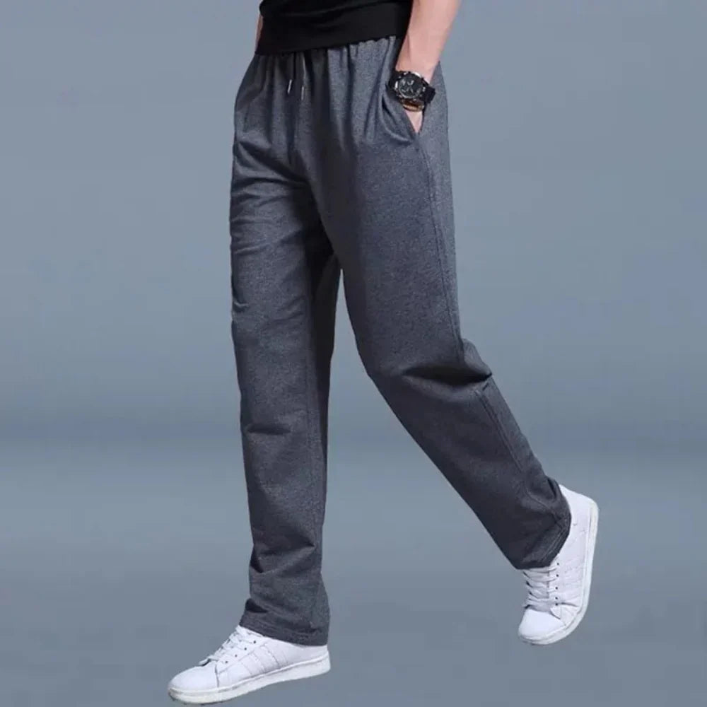 EB | Jogginghose Relaxed Passform Atmungsaktives Material Elastischer Bund