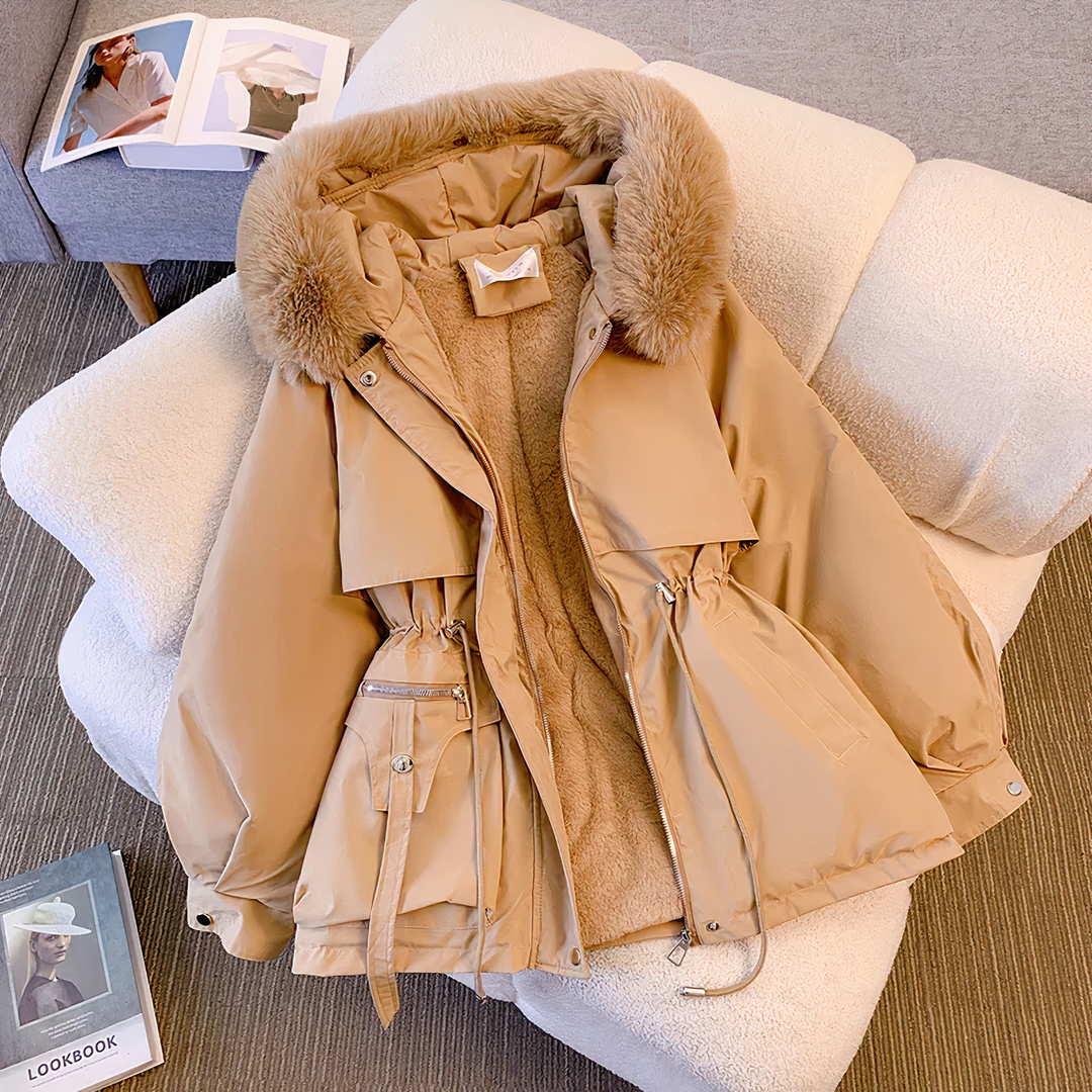 EB | Winterjacke mit Pelzmütze