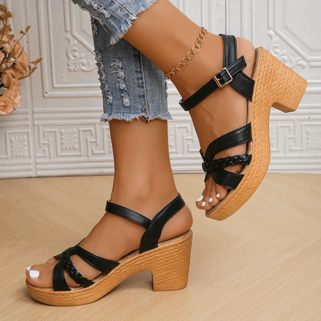 EB | Plattform High-Heels-Sandalen mit Knöchelriemen