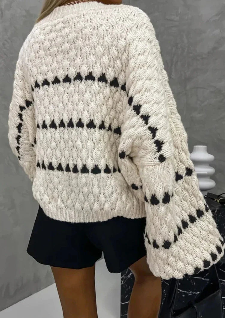 EB | Kräftiger Strickpullover Kontrastierendes Design Warm und Zeitgemäß
