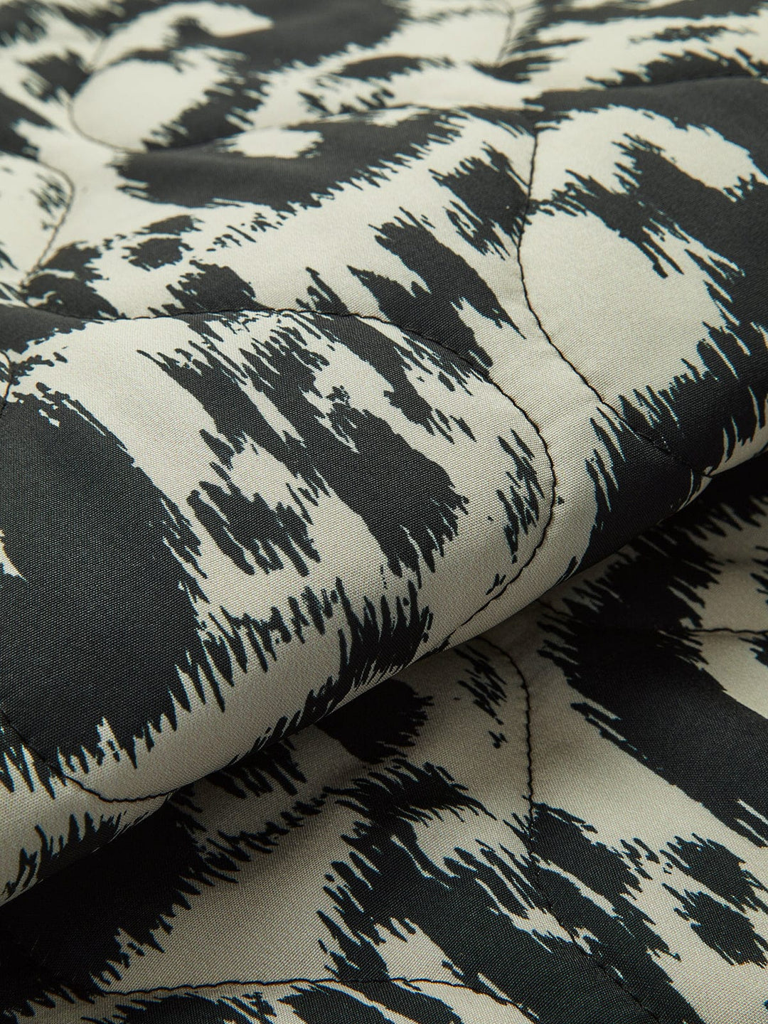 EB | Jacke mit Animal Print Ein Statement für Den Mutigen Look