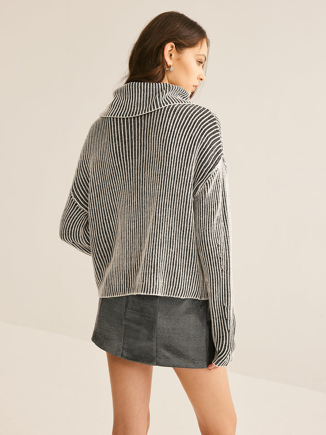 EB | Strickpullover Gestreiftes Design und Kragen Zeitlose Mode