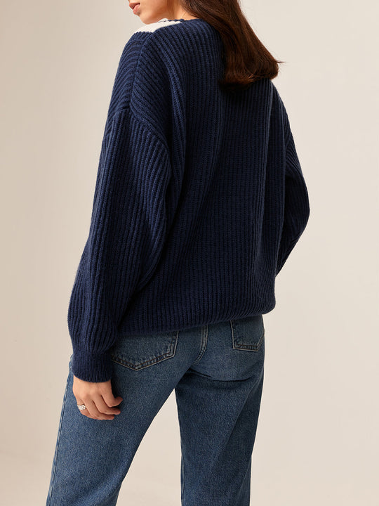 EB | Off-shoulder Strickbluse Komfortabel und Stilvoll V-ausschnitt Detail