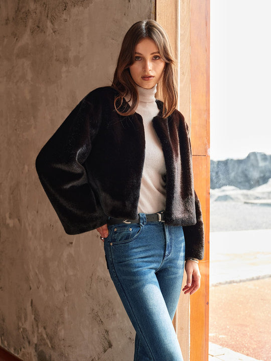 EB | Kurze Schwarze Kunstfelljacke