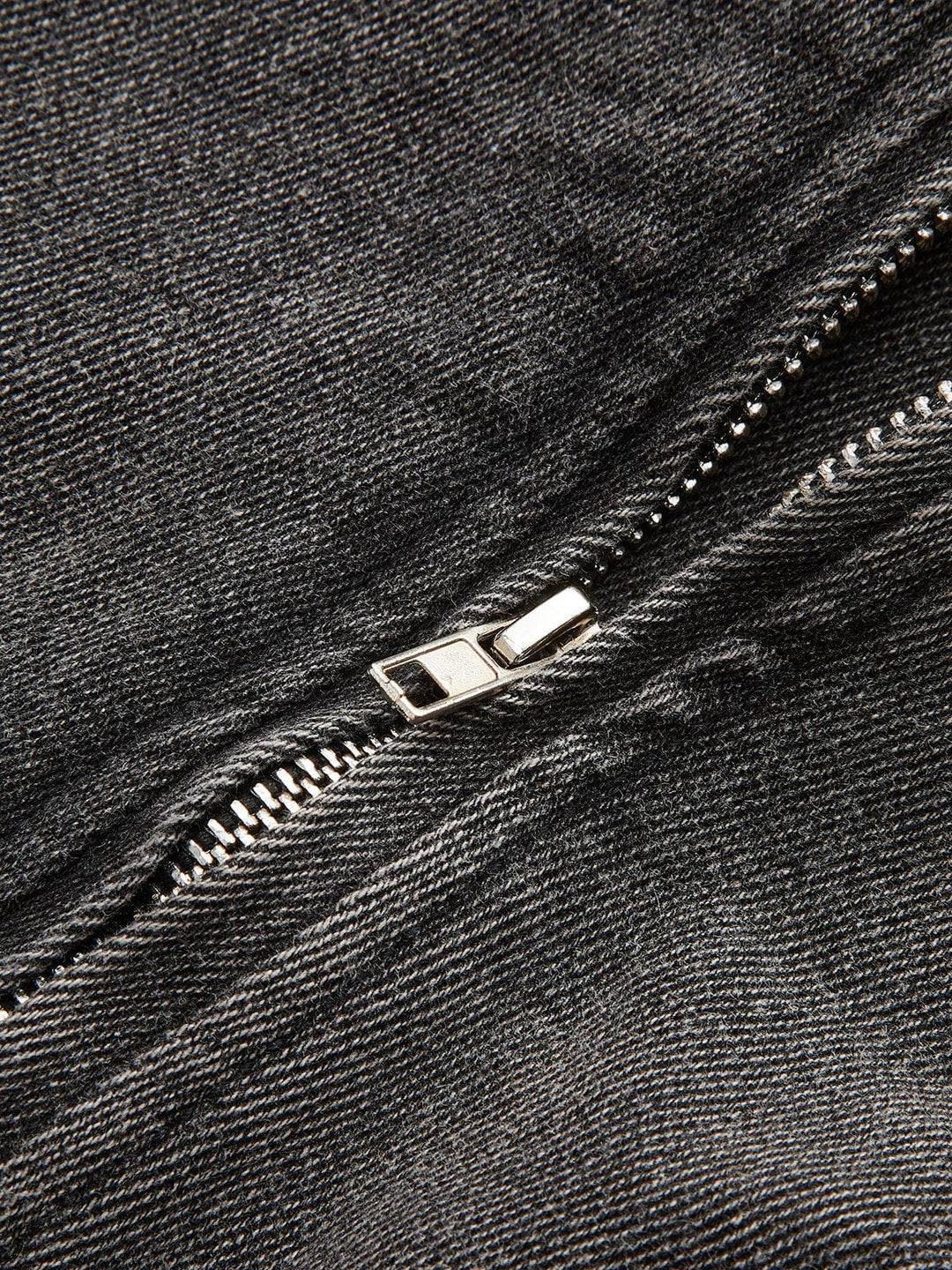 EB | Schwarze Cropped Bikerjacke Aus Denim für Den Ultimativen Rock Chic Look