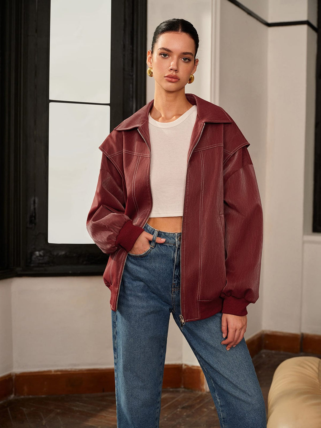 EB | Bordeauxrote Jacke mit Sportivem Akzent