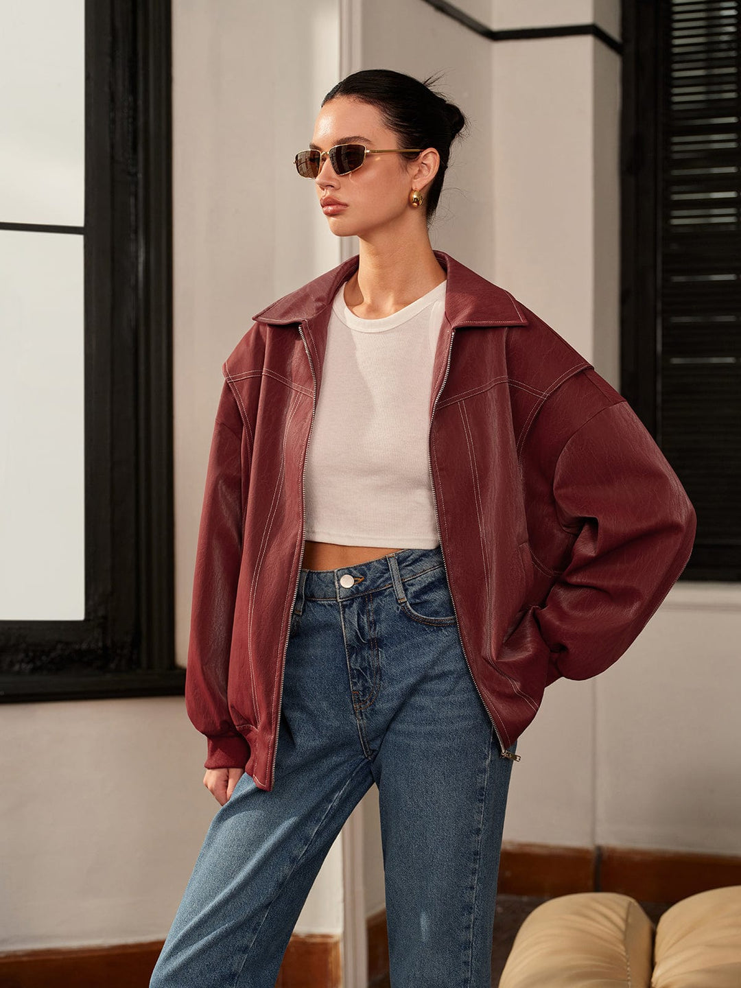 EB | Bordeauxrote Jacke mit Sportivem Akzent