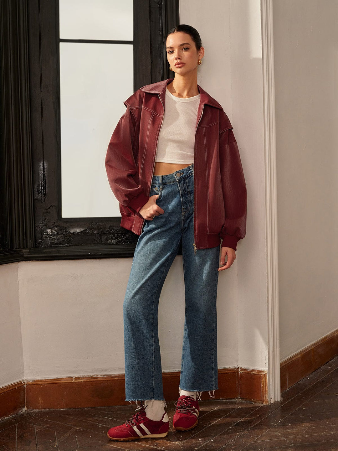 EB | Bordeauxrote Jacke mit Sportivem Akzent