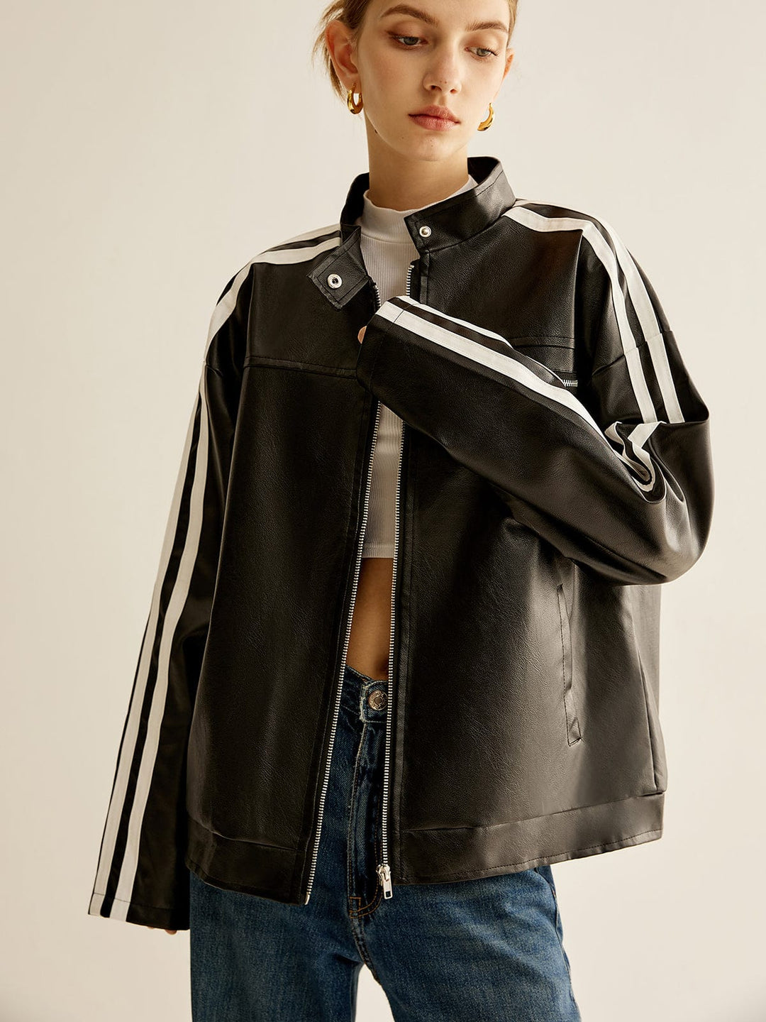 EB | Schwarze Lederjacke mit Kontraststreifen