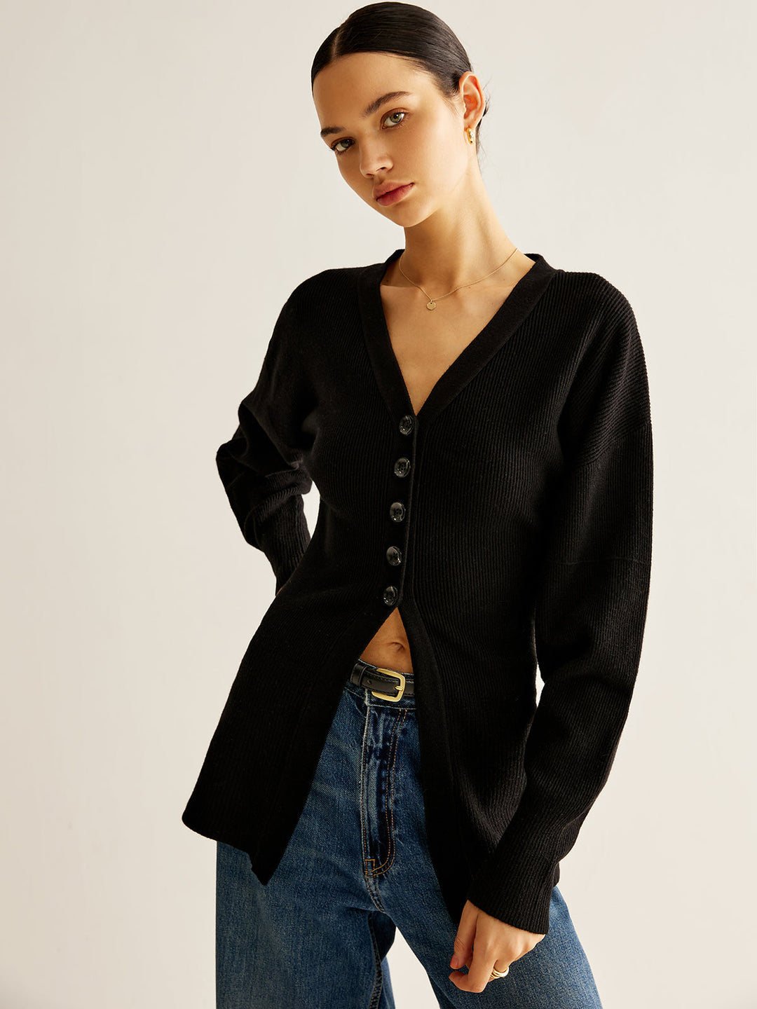 EB | Cardigan mit Tiefem V-ausschnitt und Knöpfen Lässige Passform Minimalistisch und Zeitlos