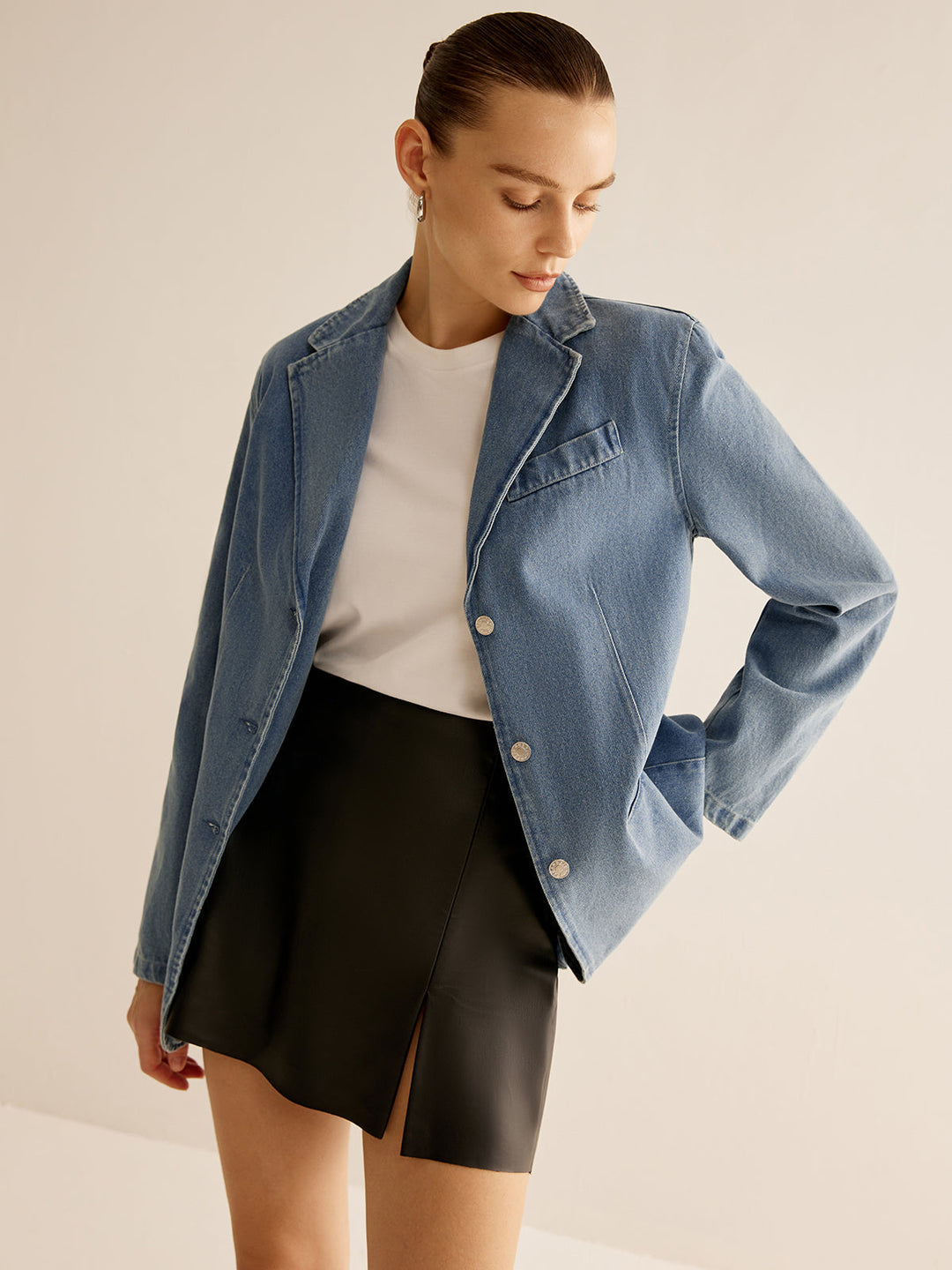 EB | Denimjacke mit Knopfverschluss Klassischer Schnitt Lässig und Vielseitig