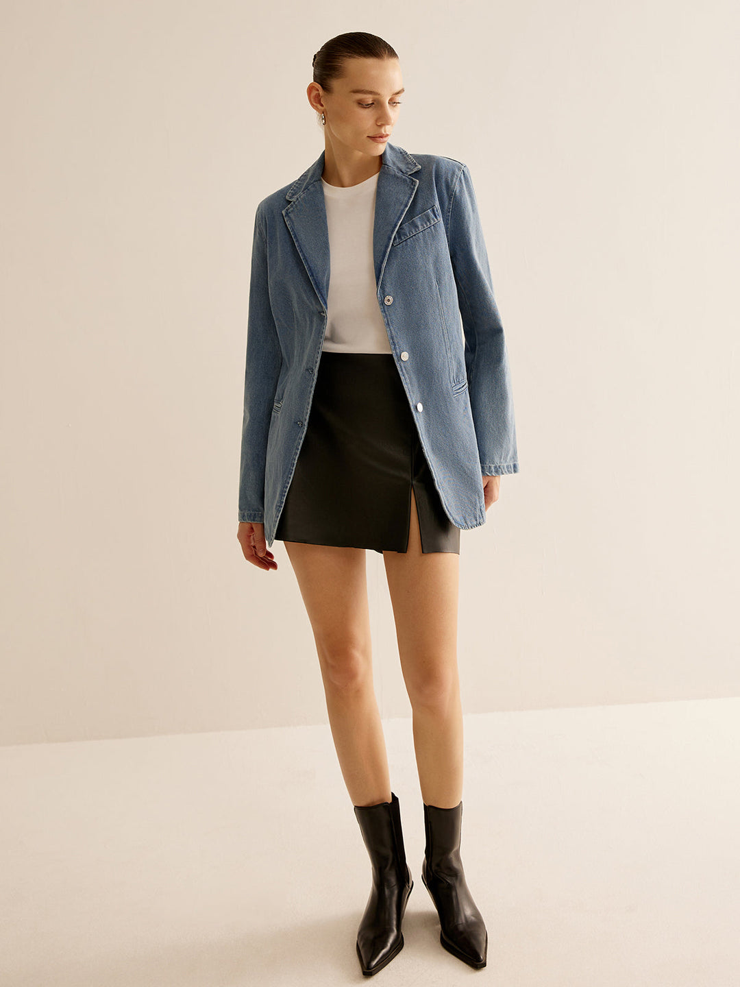 EB | Denimjacke mit Knopfverschluss Klassischer Schnitt Lässig und Vielseitig