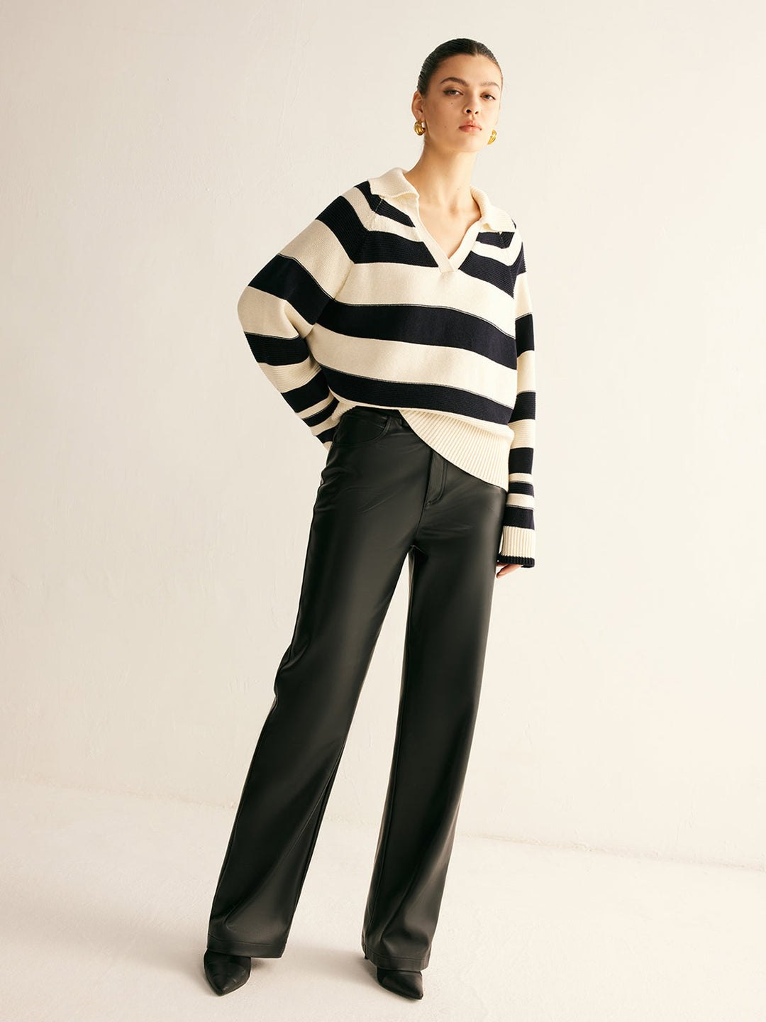 EB | Gestrickter Pullover Gestreiftes Design und Kragen Entspannt und Stilvoll
