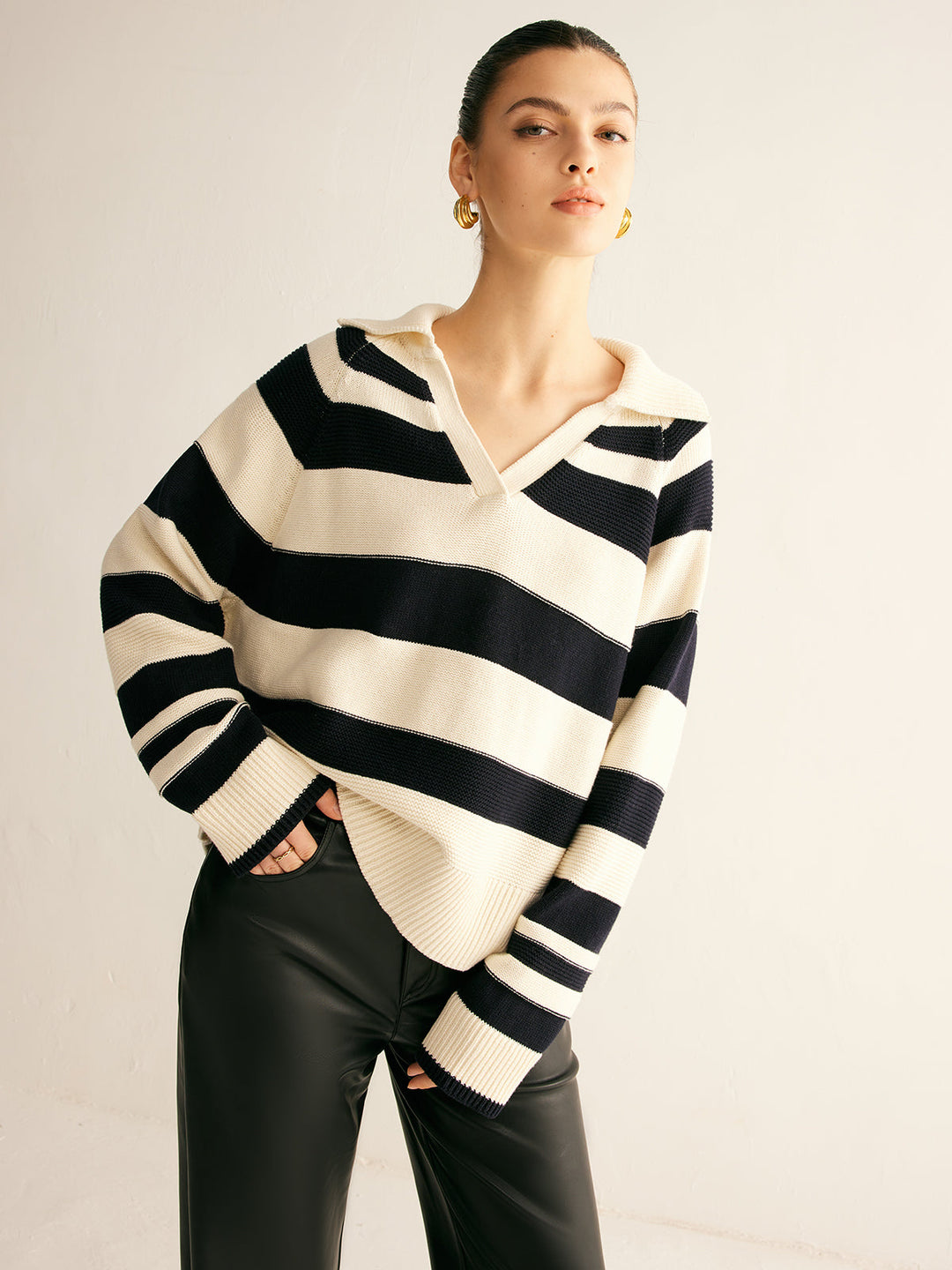 EB | Gestrickter Pullover Gestreiftes Design und Kragen Entspannt und Stilvoll